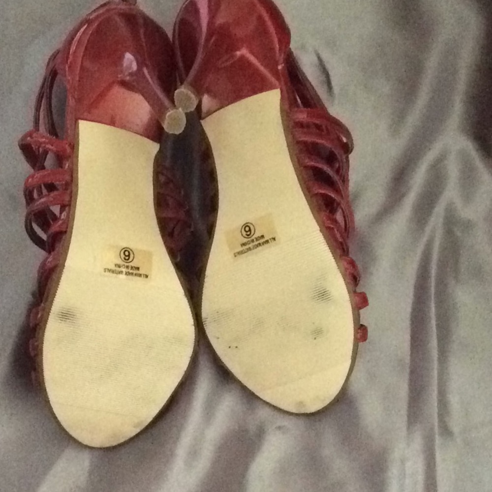 Red heels - Picture 3 of 3